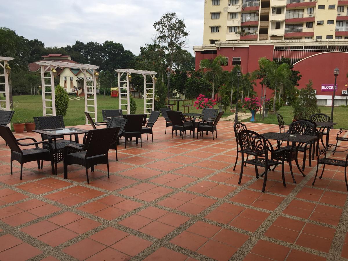Pangsapuri D Savoy @ Famosa *